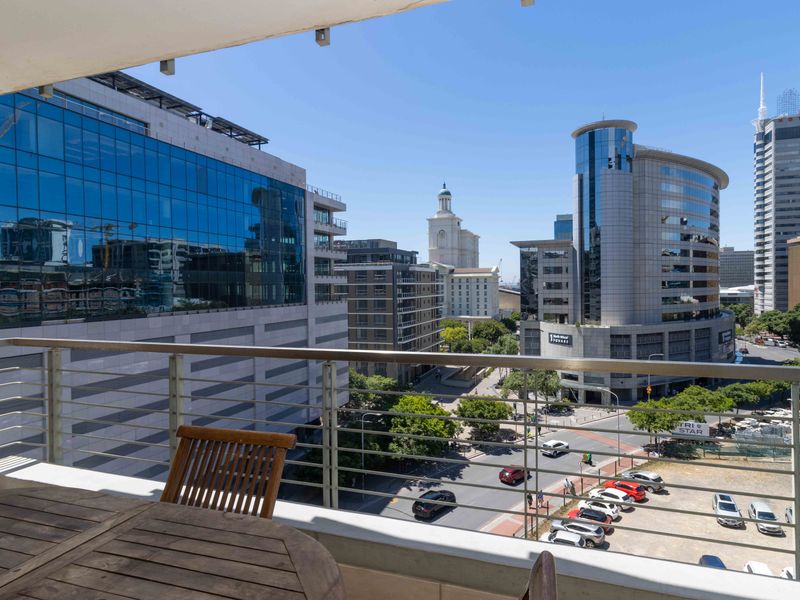 Spacious 1 & 2 Bedroom Units + Penthouses - Photo 4