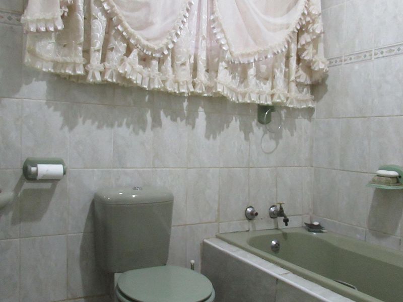 Spacious & Modern 3-Bedroom Family Home on a Generous Erf - Photo 9