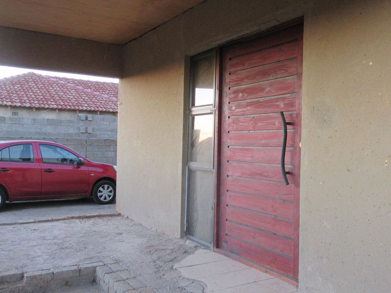 Spacious & Modern 3-Bedroom Family Home on a Generous Erf - Photo 2