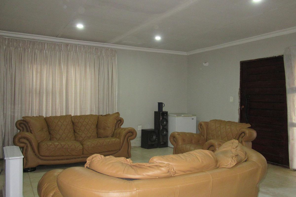 Spacious & Modern 3-Bedroom Family Home on a Generous Erf - Photo 5