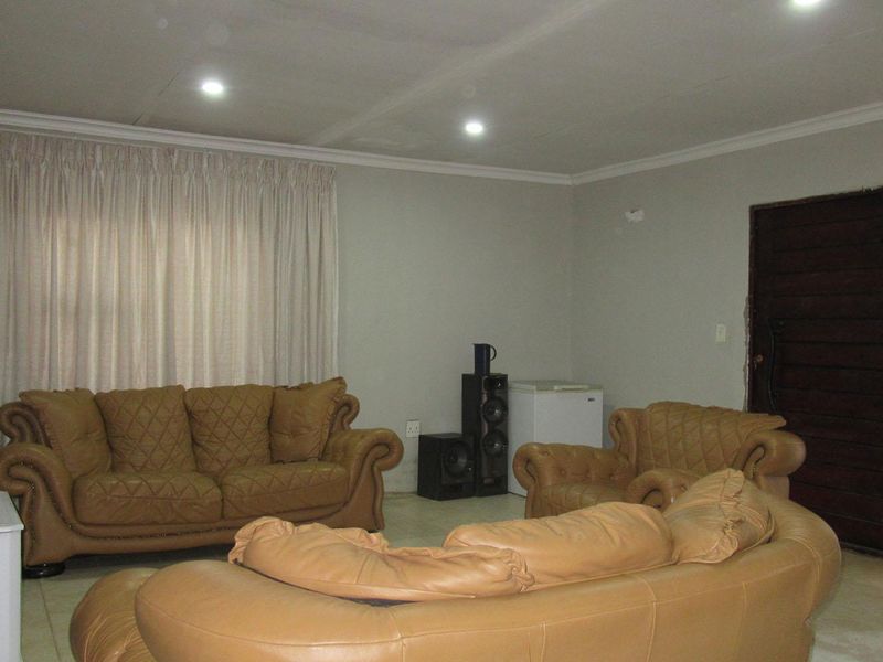 Spacious & Modern 3-Bedroom Family Home on a Generous Erf - Photo 5