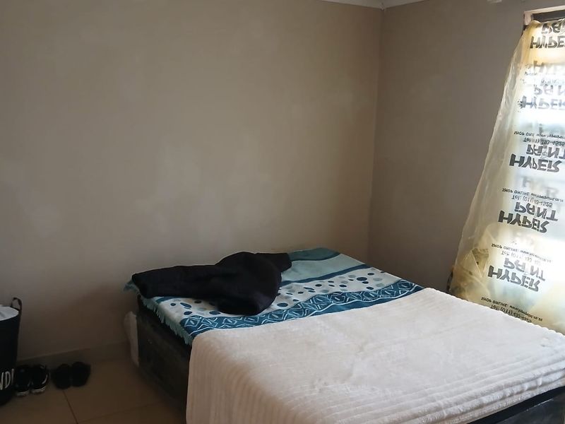 Spacious & Versatile Family Home with Income Potential in Extension 10 - Photo 8