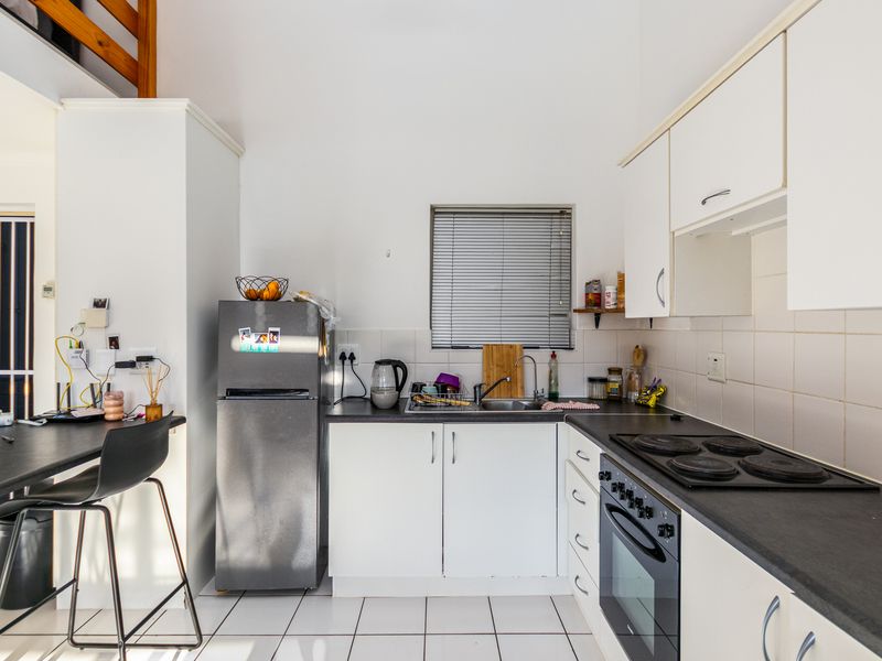 Apartment Pending Sale In Cape Town - Photo 8