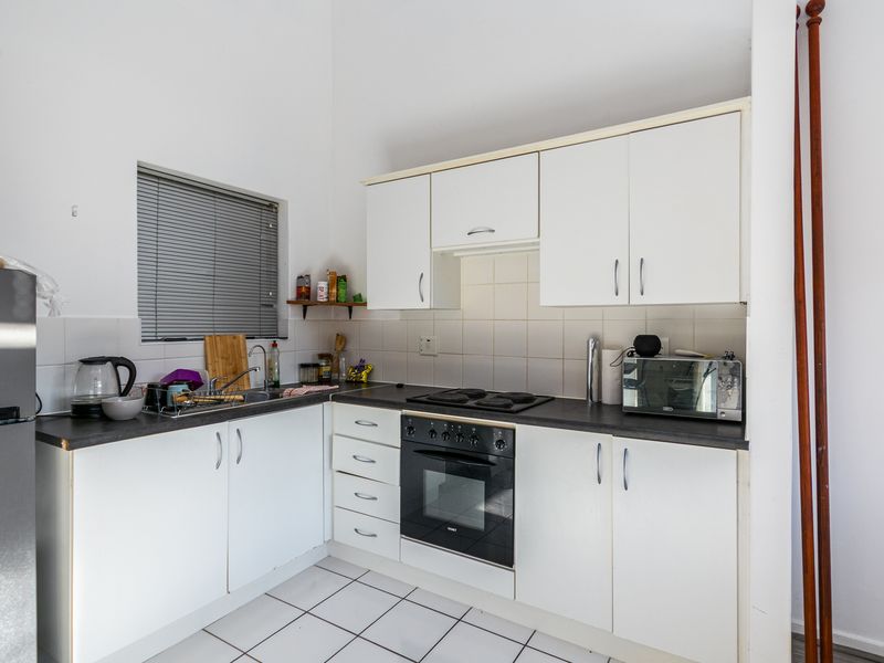 Apartment Pending Sale In Cape Town - Photo 7