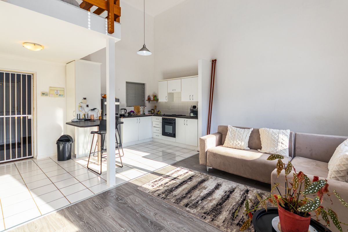 Apartment Pending Sale In Cape Town - Photo 3