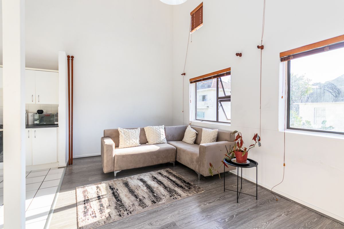 Apartment Pending Sale In Cape Town - Photo 2