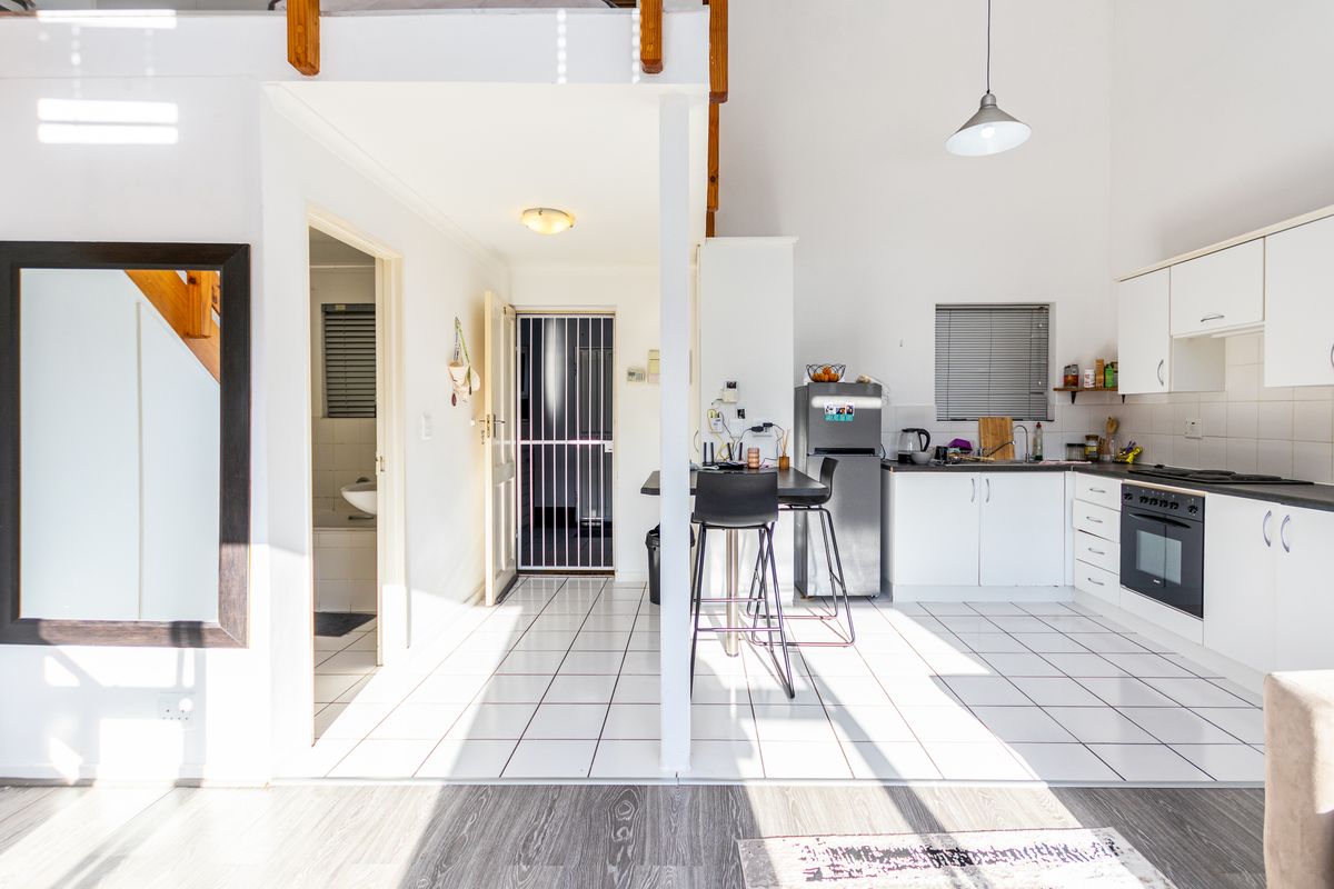 Apartment Pending Sale In Cape Town - Photo 5