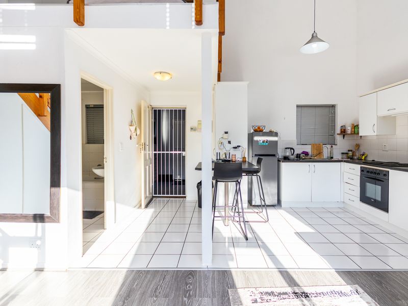 Apartment Pending Sale In Cape Town - Photo 5