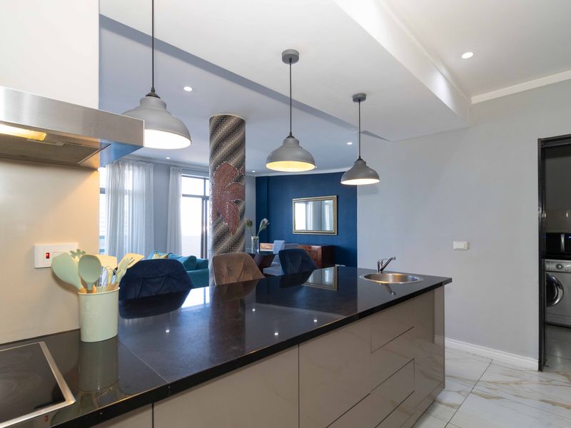 Flagship Penthouse Investment in Cape Town’s Icon Building - Photo 4