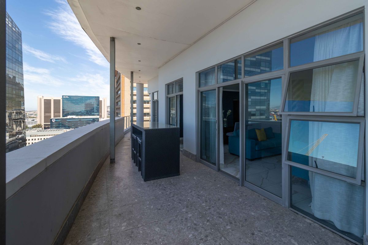 Flagship Penthouse Investment in Cape Town’s Icon Building - Photo 2