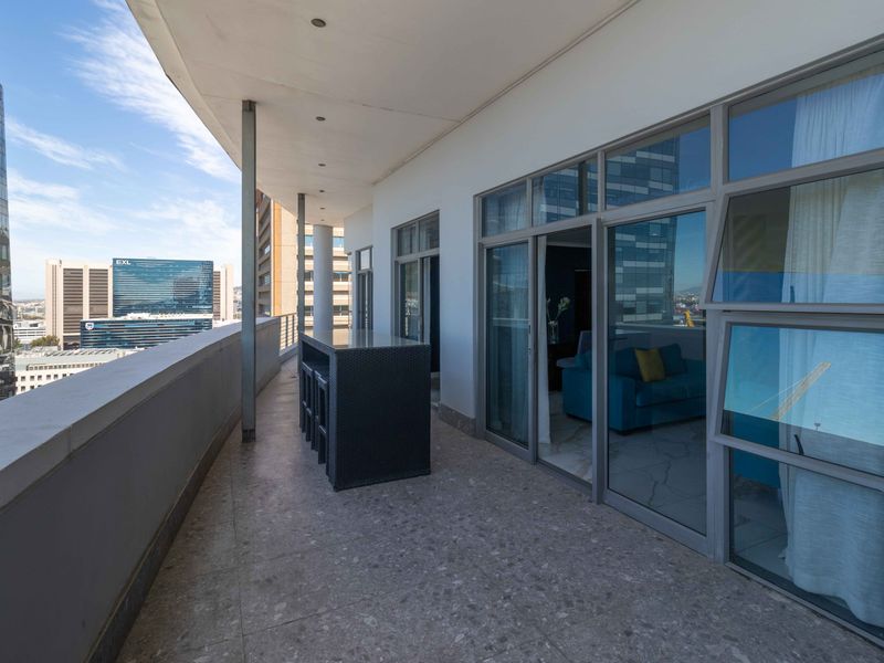 Flagship Penthouse Investment in Cape Town’s Icon Building - Photo 2