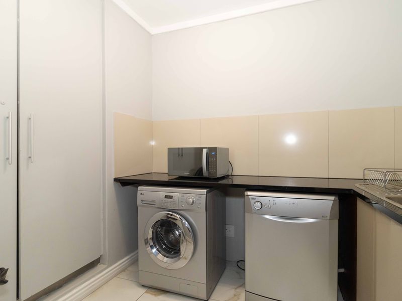 Flagship Penthouse Investment in Cape Town’s Icon Building - Photo 8