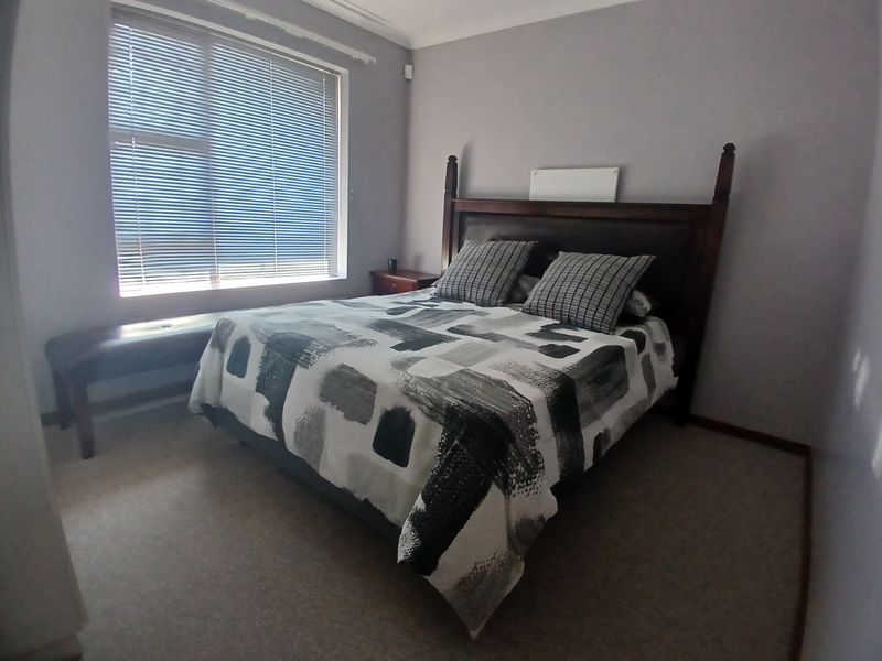 BEVERLEY GROVE 3 BED 2 BATH FREEHOLD HOME IN SECURE ESTATE FOR SALE - Photo 9