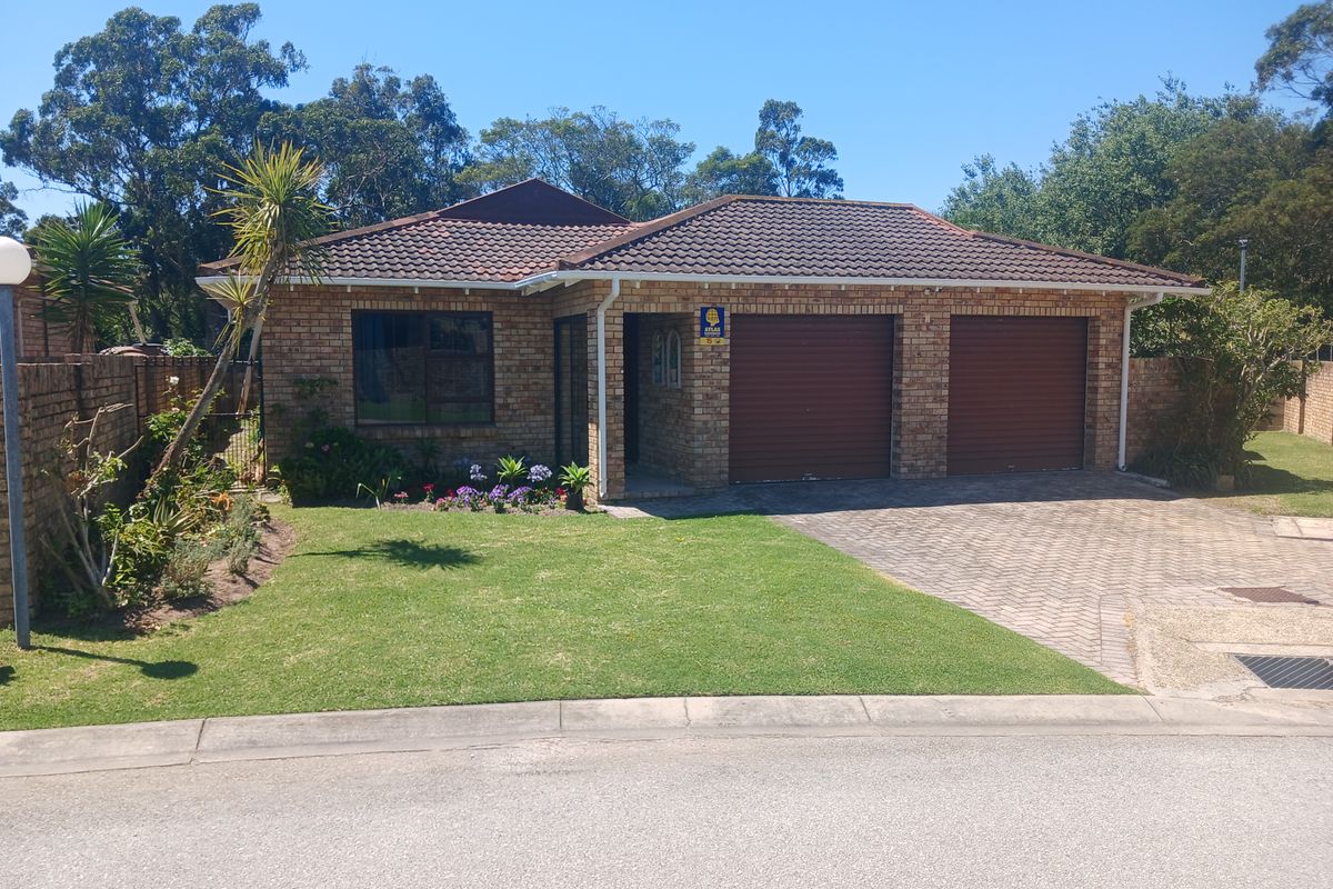BEVERLEY GROVE 3 BED 2 BATH FREEHOLD HOME IN SECURE ESTATE FOR SALE - Photo 2