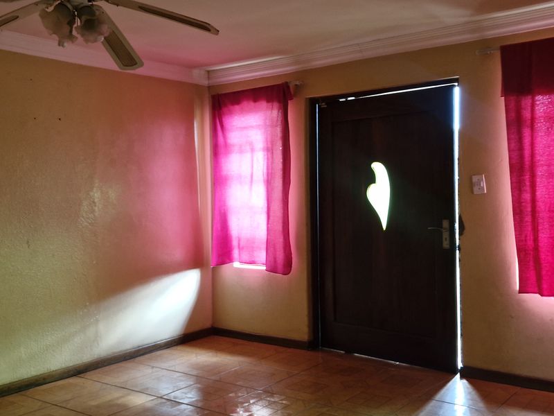 3-Bedroom House to Rent – Mamelodi Ext 4 for R6000 - Photo 5