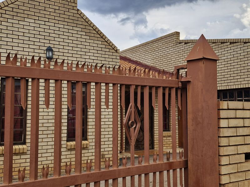3-Bedroom House to Rent – Mamelodi Ext 4 for R6000 - Photo 2