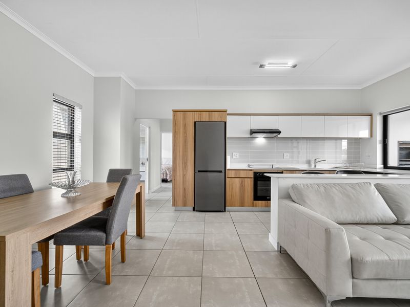 Beautiful Penthouse Apartment for Sale in Ballito Hills - Photo 2