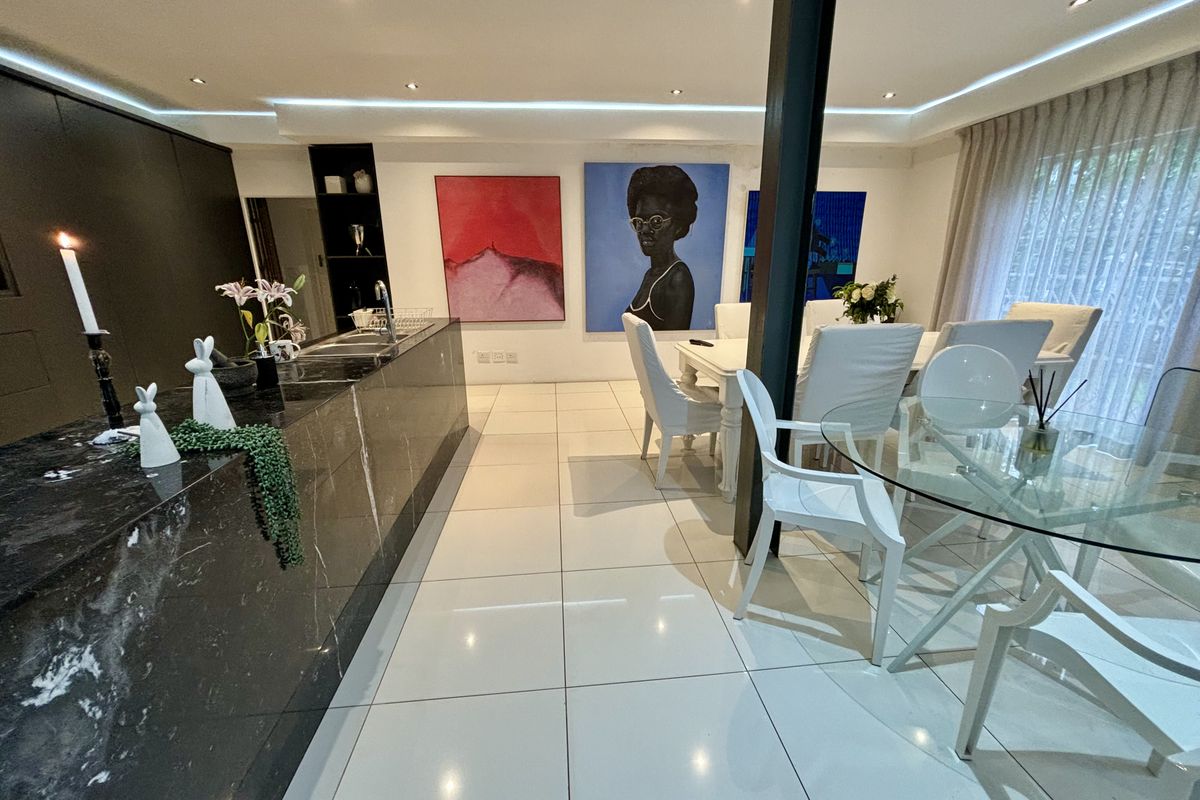 3 Bedroom, 4 Bathroom Home for rental in Parktown Johannesburg - Photo 2