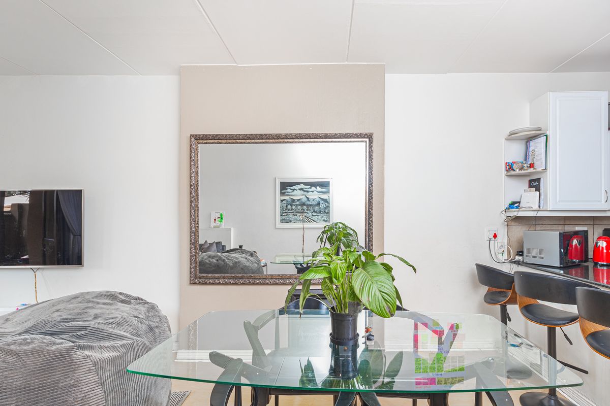 Modern Morningside 2 bed , 2 Bath Apartment in Prime Location - Photo 5