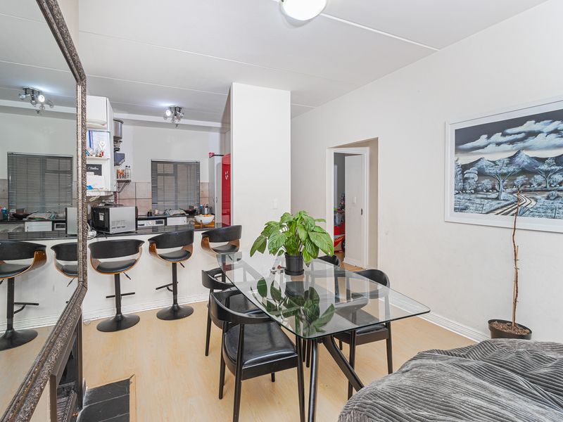 Modern Morningside 2 bed , 2 Bath Apartment in Prime Location - Photo 8