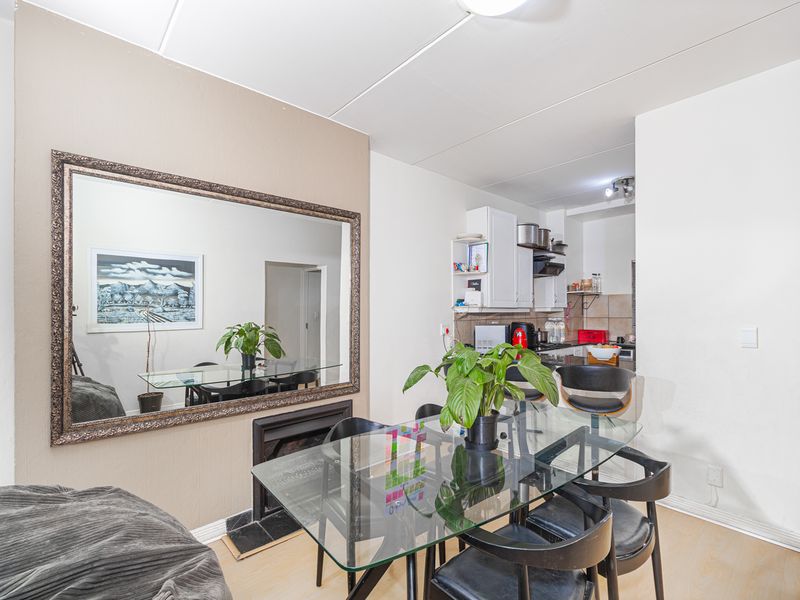 Modern Morningside 2 bed , 2 Bath Apartment in Prime Location - Photo 6