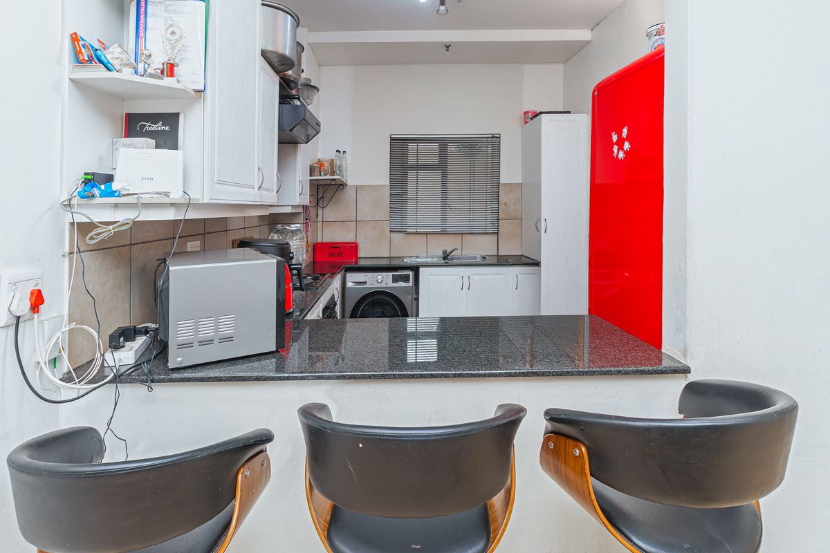 Modern Morningside 2 bed , 2 Bath Apartment in Prime Location - Photo 3