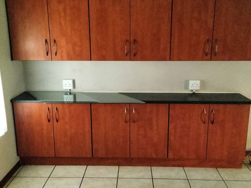 Modern 3-Bedroom Home for Sale in Water Park Complex, Brits – Stylish, Comfortable & Perfectly Locat - Photo 3