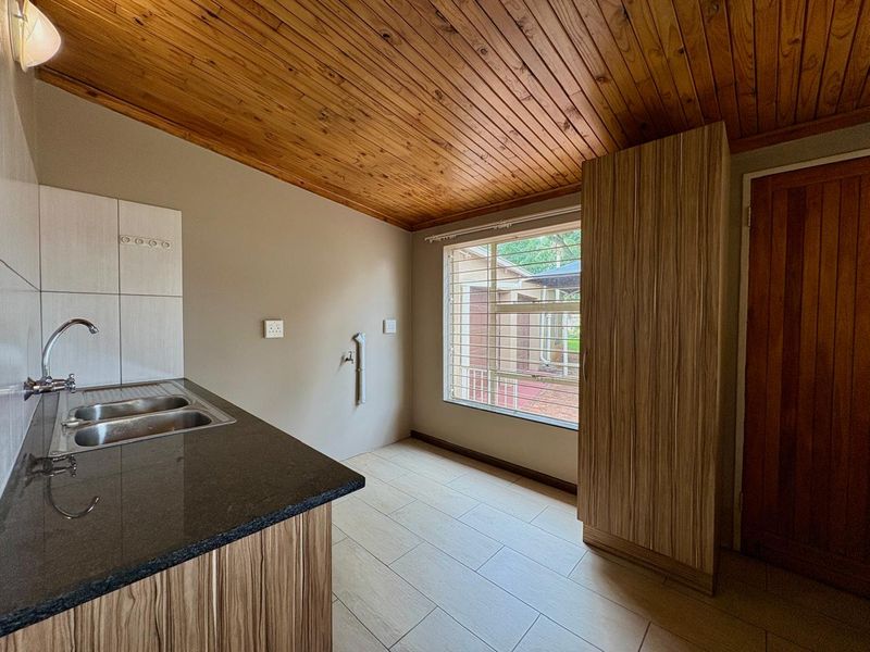 Stunning 3-Bedroom Family Home for Sale in Sonneveld Estate - Photo 8