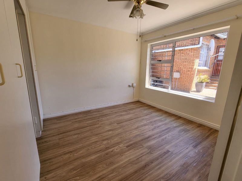 Modern 1 Bedroom Renovated Unit in Secure Retirement Village - Photo 6