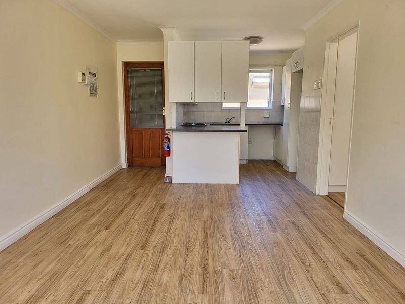 Modern 1 Bedroom Renovated Unit in Secure Retirement Village - Photo 2