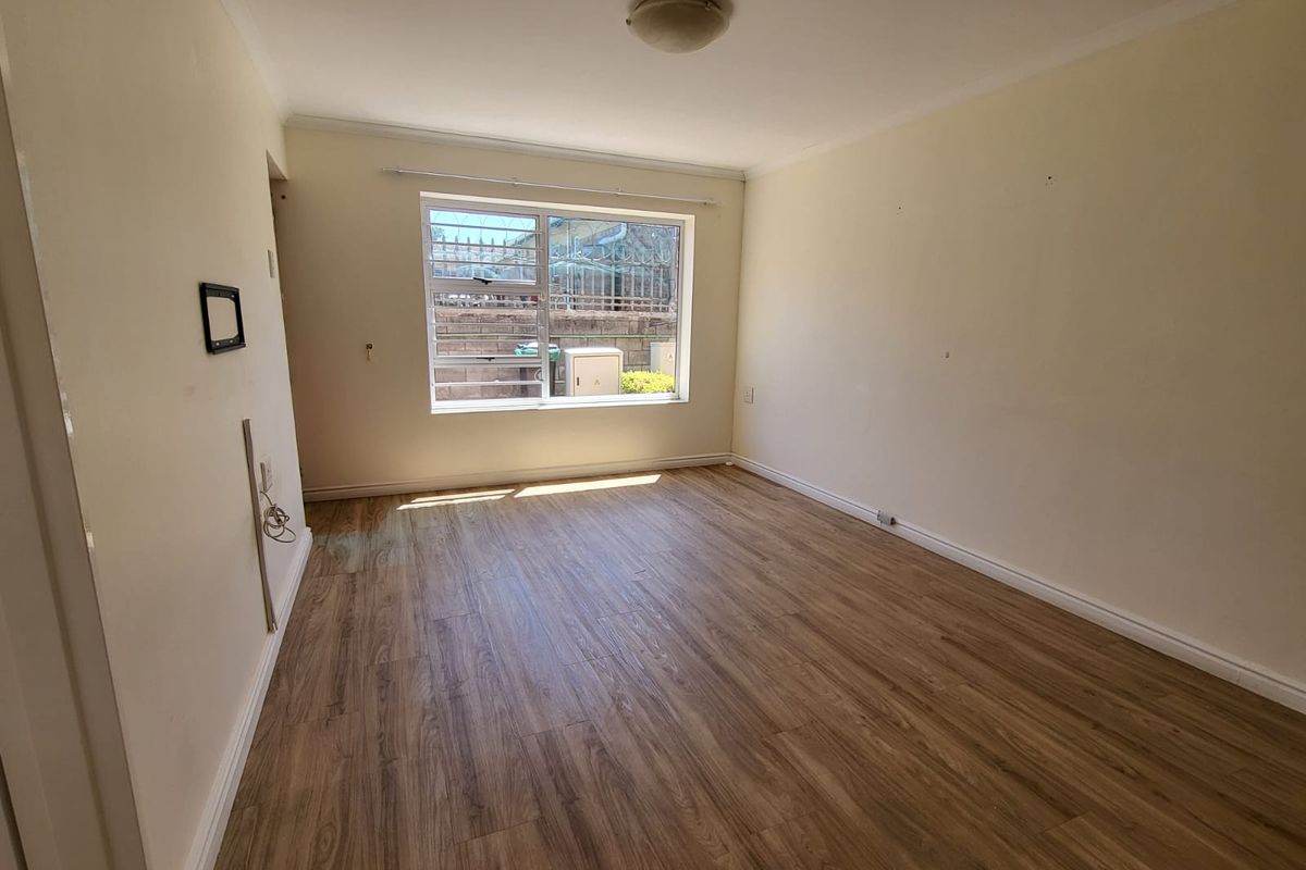 Modern 1 Bedroom Renovated Unit in Secure Retirement Village - Photo 3