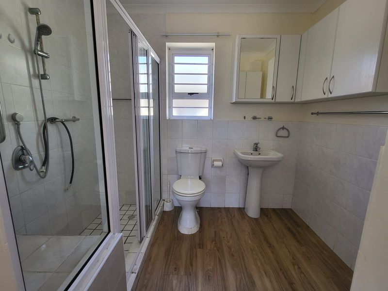 Modern 1 Bedroom Renovated Unit in Secure Retirement Village - Photo 8