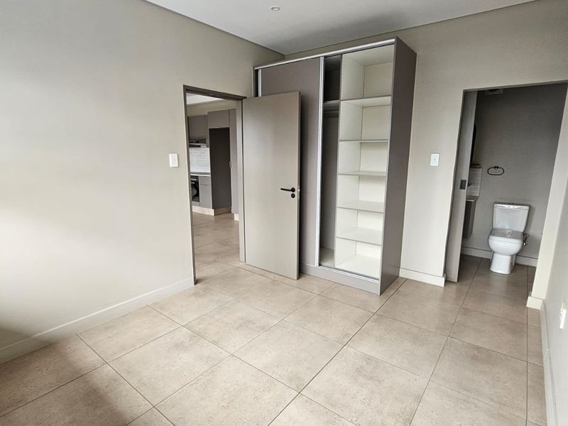 2 Bedroom Apartment for Sale, NOT TO BE MISSED!! - Photo 8