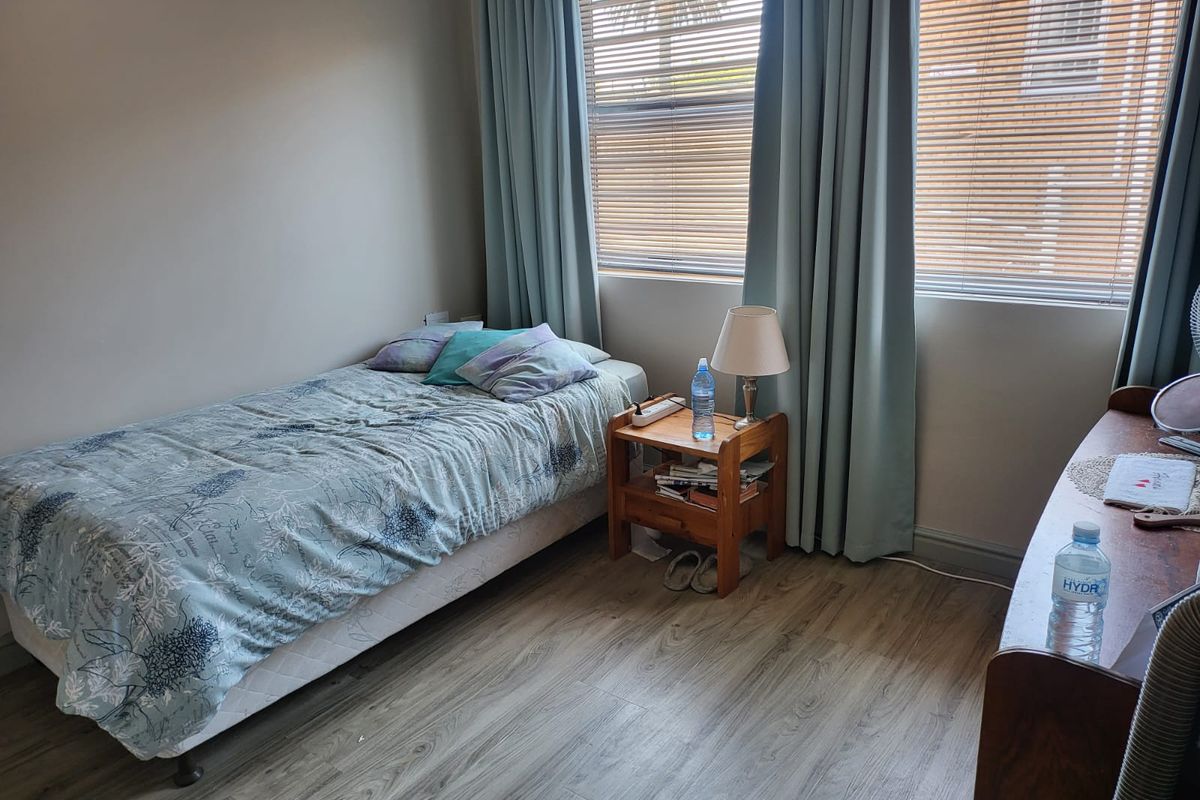 Modern 1 Bedroom Renovated Unit in Secure Retirement Village - Photo 3