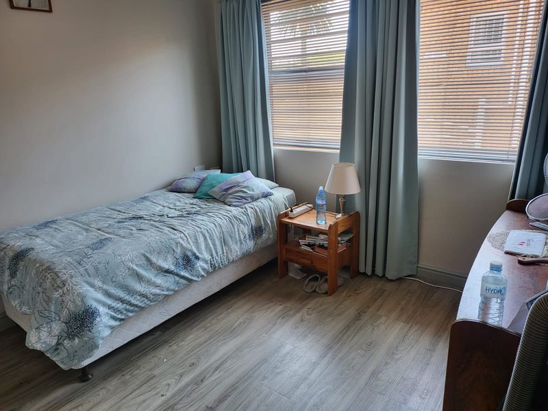 Modern 1 Bedroom Renovated Unit in Secure Retirement Village - Photo 3