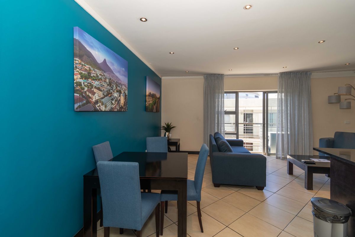 Luxury One-Bedroom with Iconic Views - Photo 3