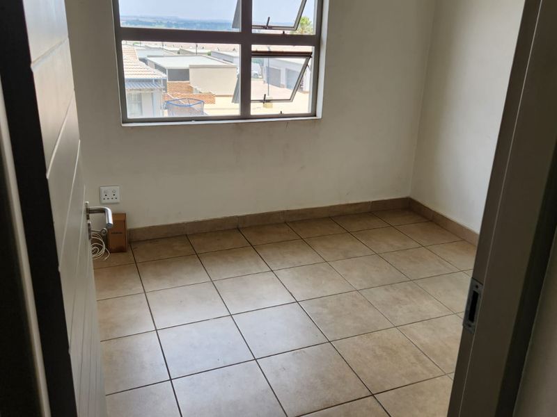 Apartment For Sale In Witbank - Photo 6