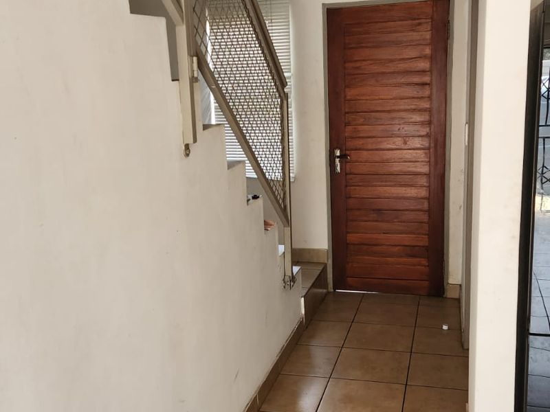 Apartment For Sale In Witbank - Photo 2