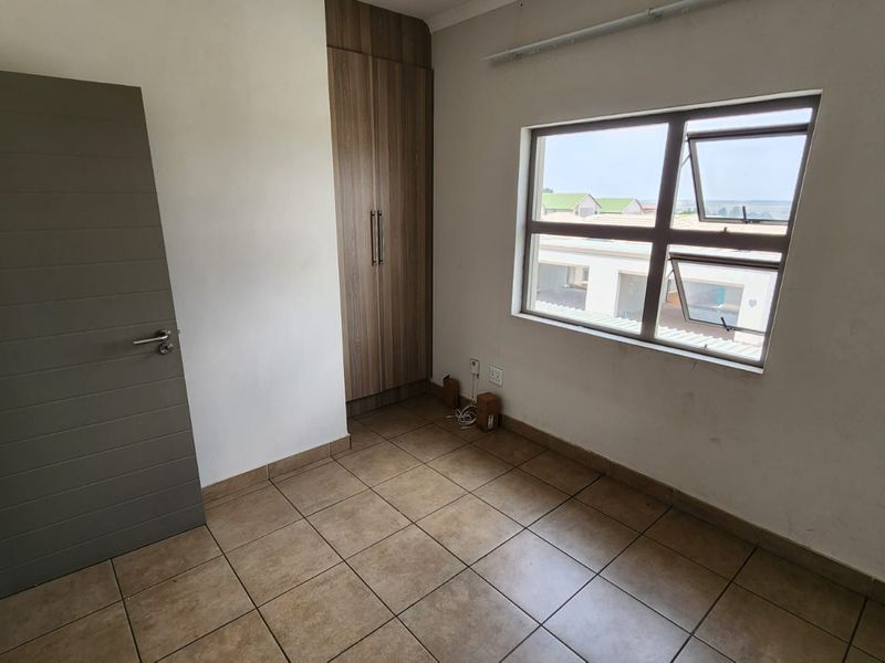 Apartment For Sale In Witbank - Photo 3