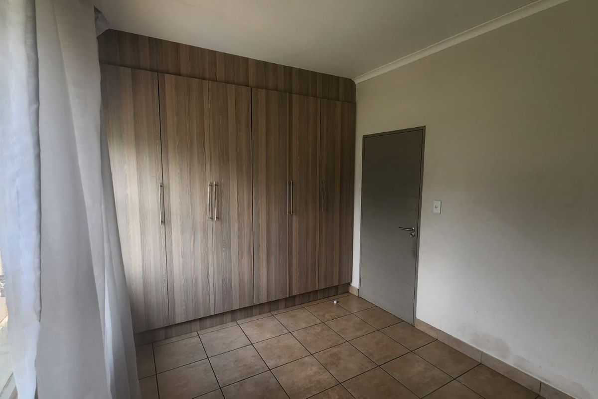Apartment For Sale In Witbank - Photo 4