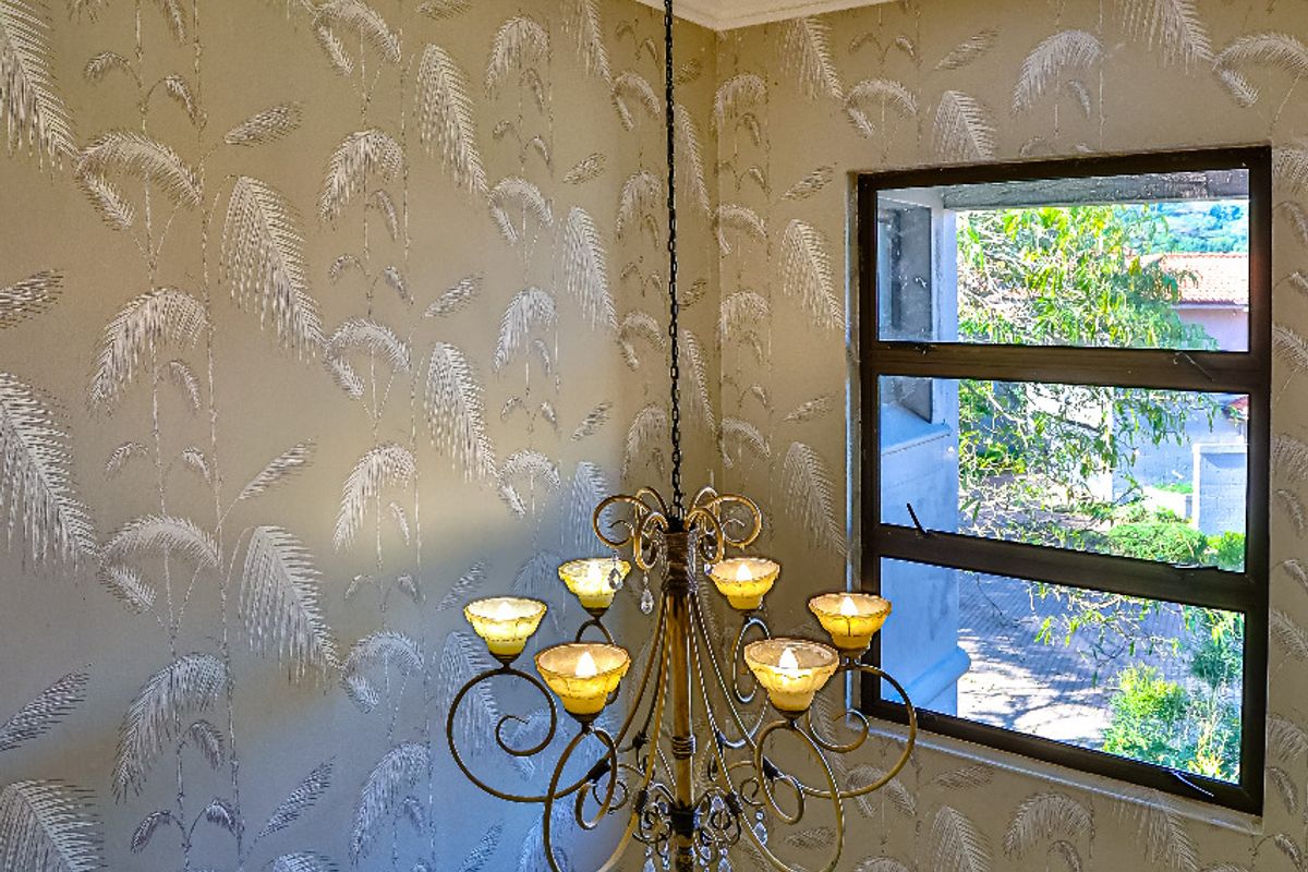 Sophisticated Designer Residence in a Zimbali Estate - Photo 5