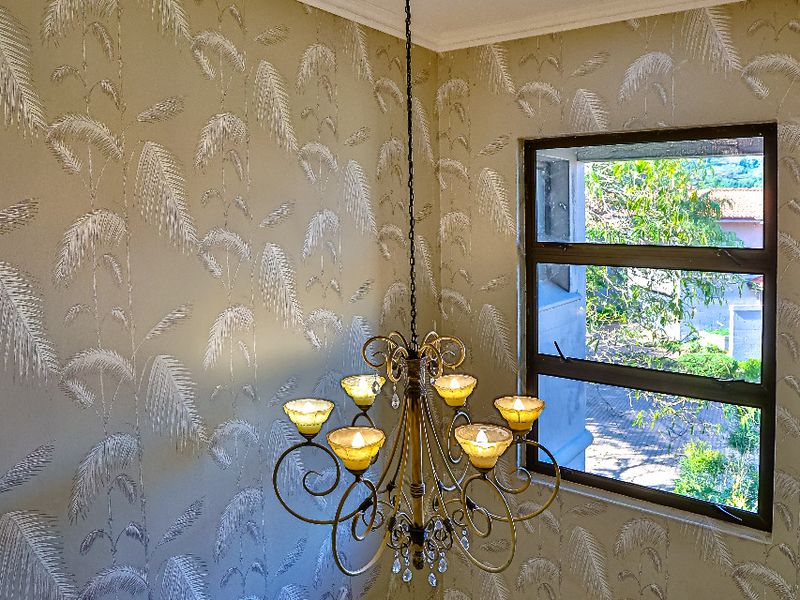 Sophisticated Designer Residence in a Zimbali Estate - Photo 5