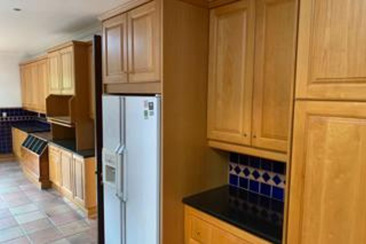 3 Bedroom House to Rent in Melrose - Photo 4