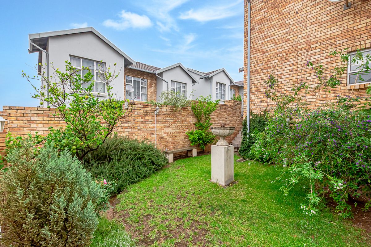 Modern 3-Bedroom Duplex for Sale - Photo 5