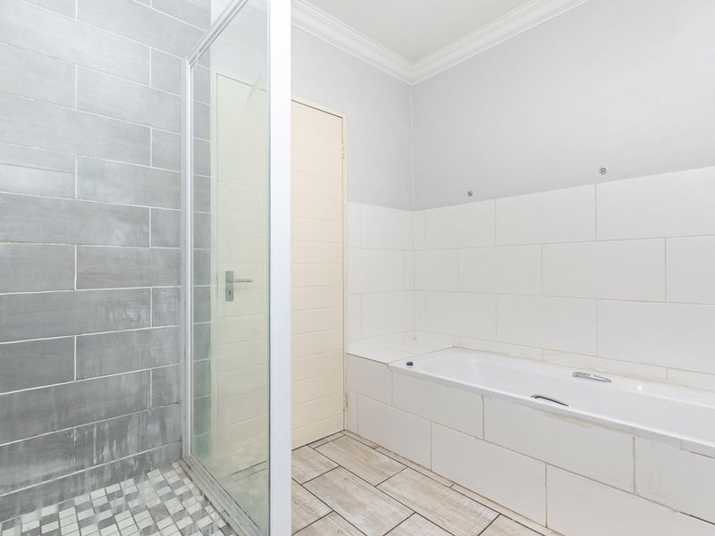 Modern 3-Bedroom Duplex for Sale - Photo 10