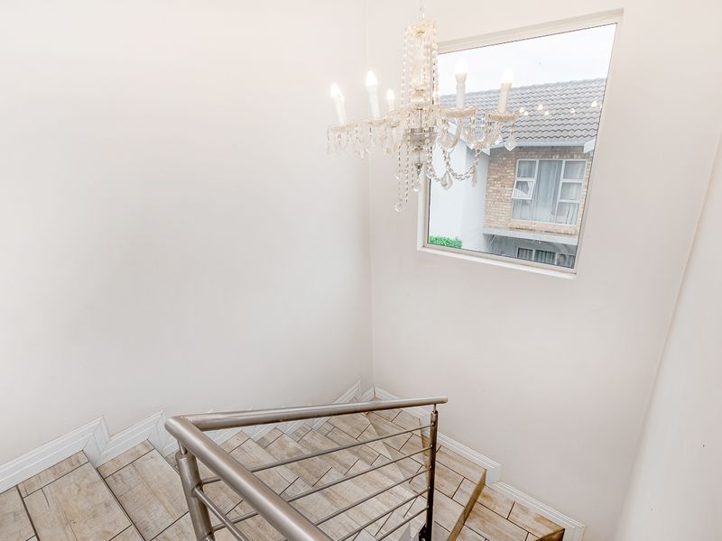 Modern 3-Bedroom Duplex for Sale - Photo 9