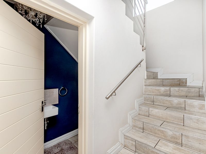 Modern 3-Bedroom Duplex for Sale - Photo 8