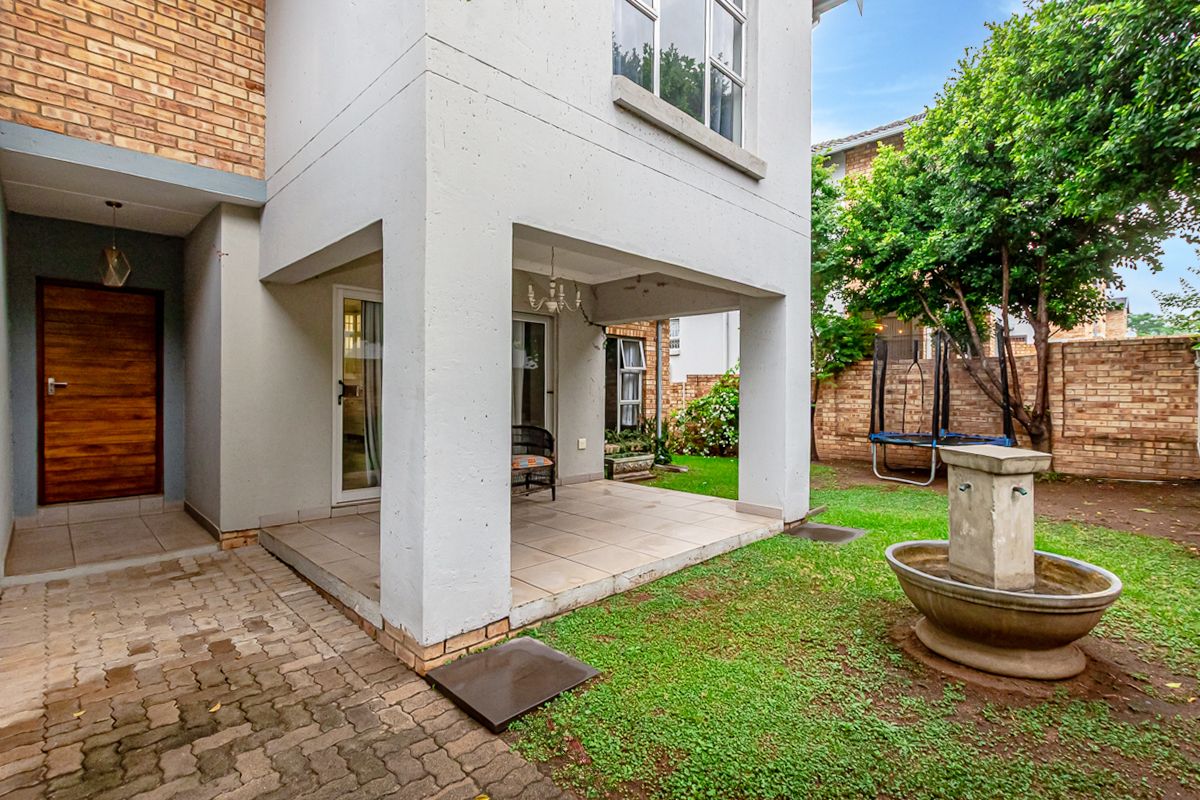 Modern 3-Bedroom Duplex for Sale - Photo 3