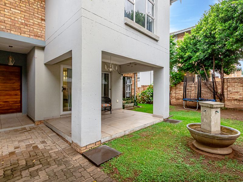 Modern 3-Bedroom Duplex for Sale - Photo 3