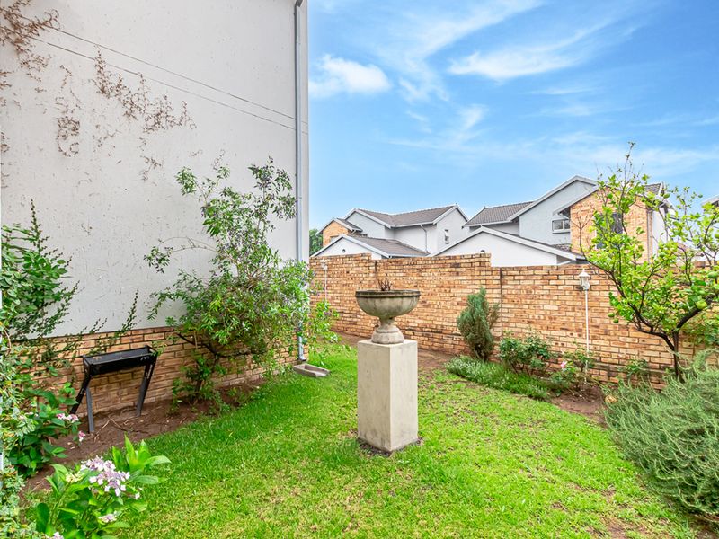 Modern 3-Bedroom Duplex for Sale - Photo 4